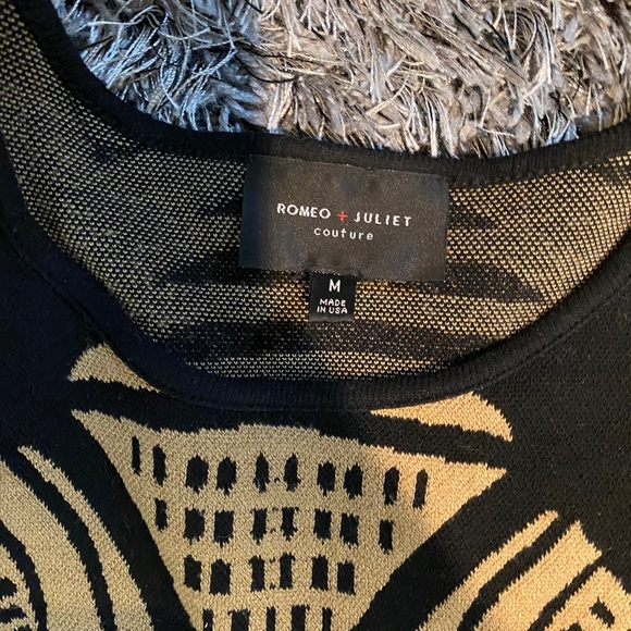 Bodycon Romeo and Juliet Dress - Picture 2 of 2